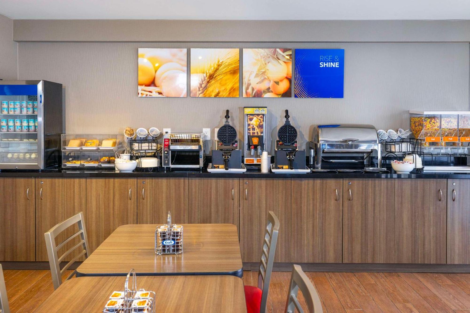 Comfort Inn East Moncton Kültér fotó
